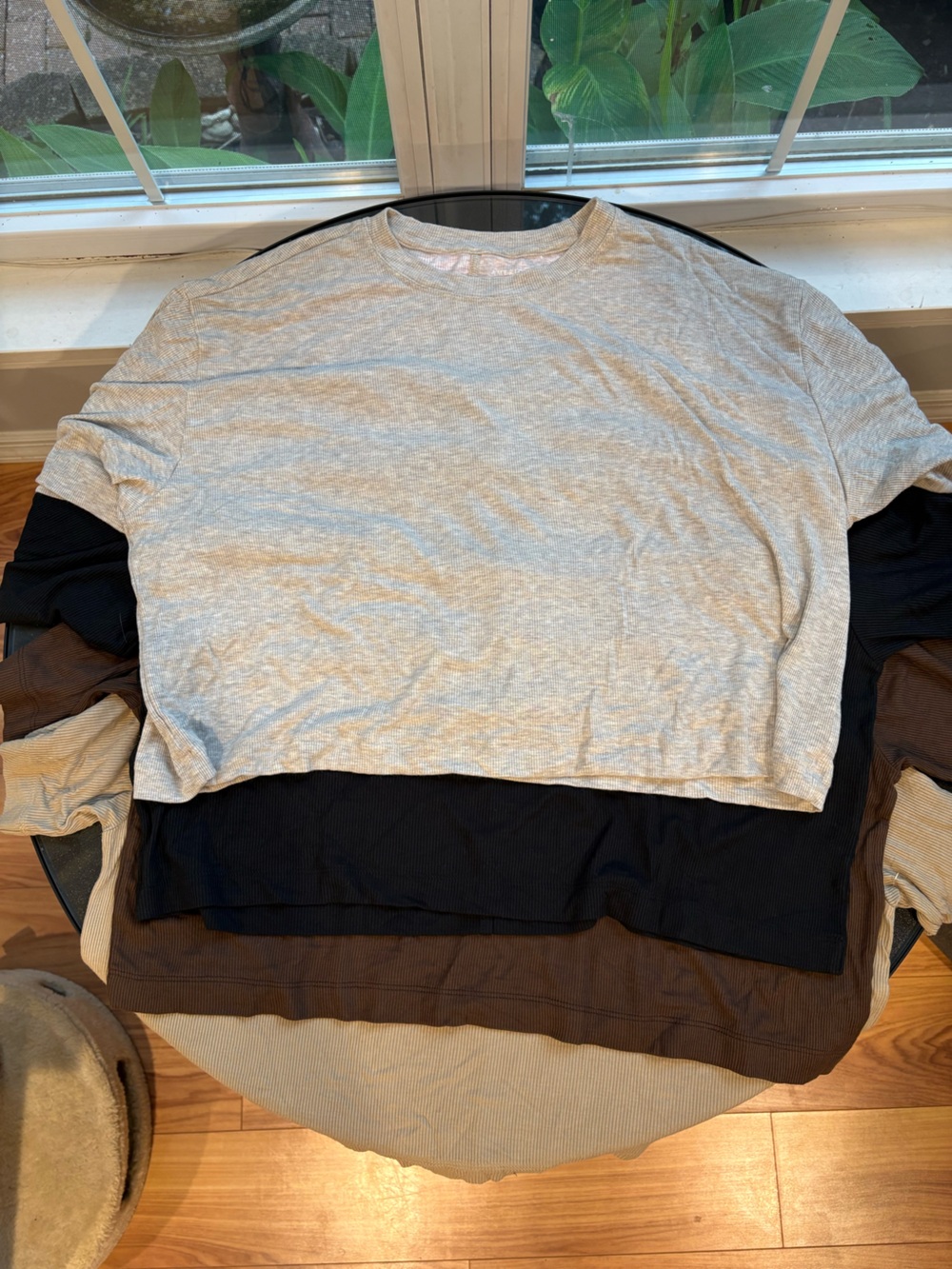 new American Eagle Bundle of 4 tops in Gray, Black, Brown soft & sexy material